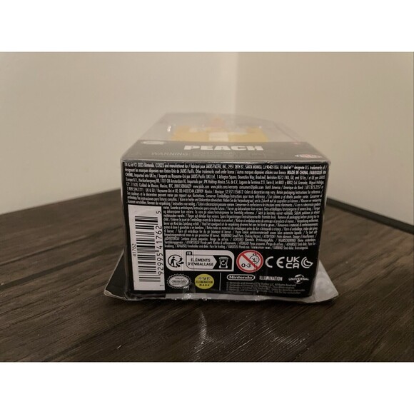 Super Mario Bros Movie Peach 1.25" Mini Figure & Question Block Jakks‎ Pacific - Picture 5 of 5